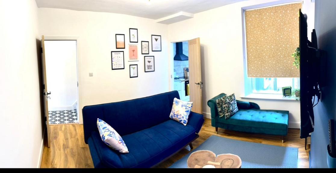 The South Valley Home Neath Extérieur photo
