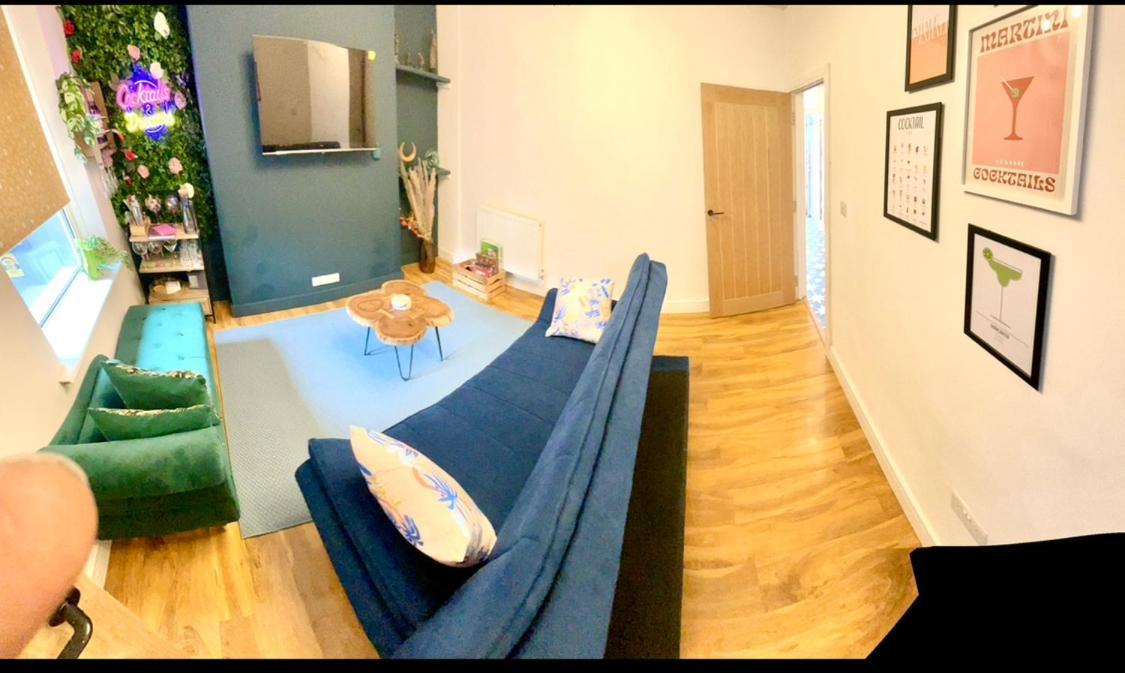 The South Valley Home Neath Extérieur photo