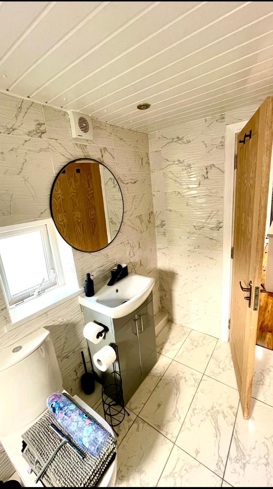 The South Valley Home Neath Extérieur photo